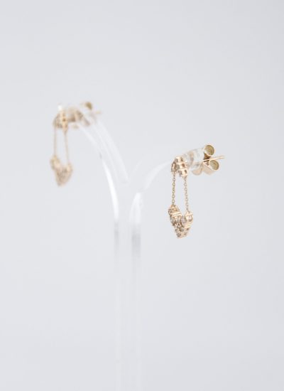 earring me v rose